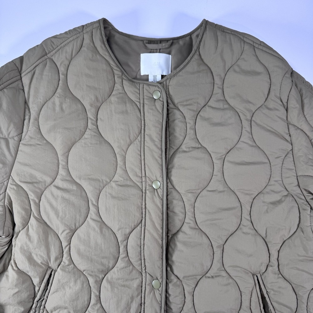 H&M Oversized Quilted Liner Jacket Snap Front Womens Medium Khaki Green Pockets - Picture 3 of 14